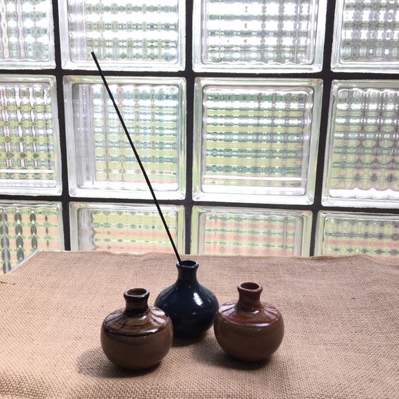 Set of 3! 1970’s Vandor Imports mini ceramic vases - Picture 4 of 4